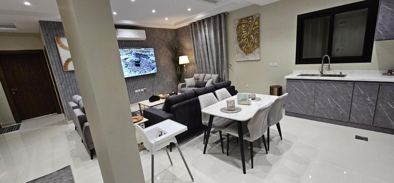 الشقق الفاخرة Modern Apartments Of 3 Bedrooms 5 Minutes To Haram マディーナ エクステリア 写真