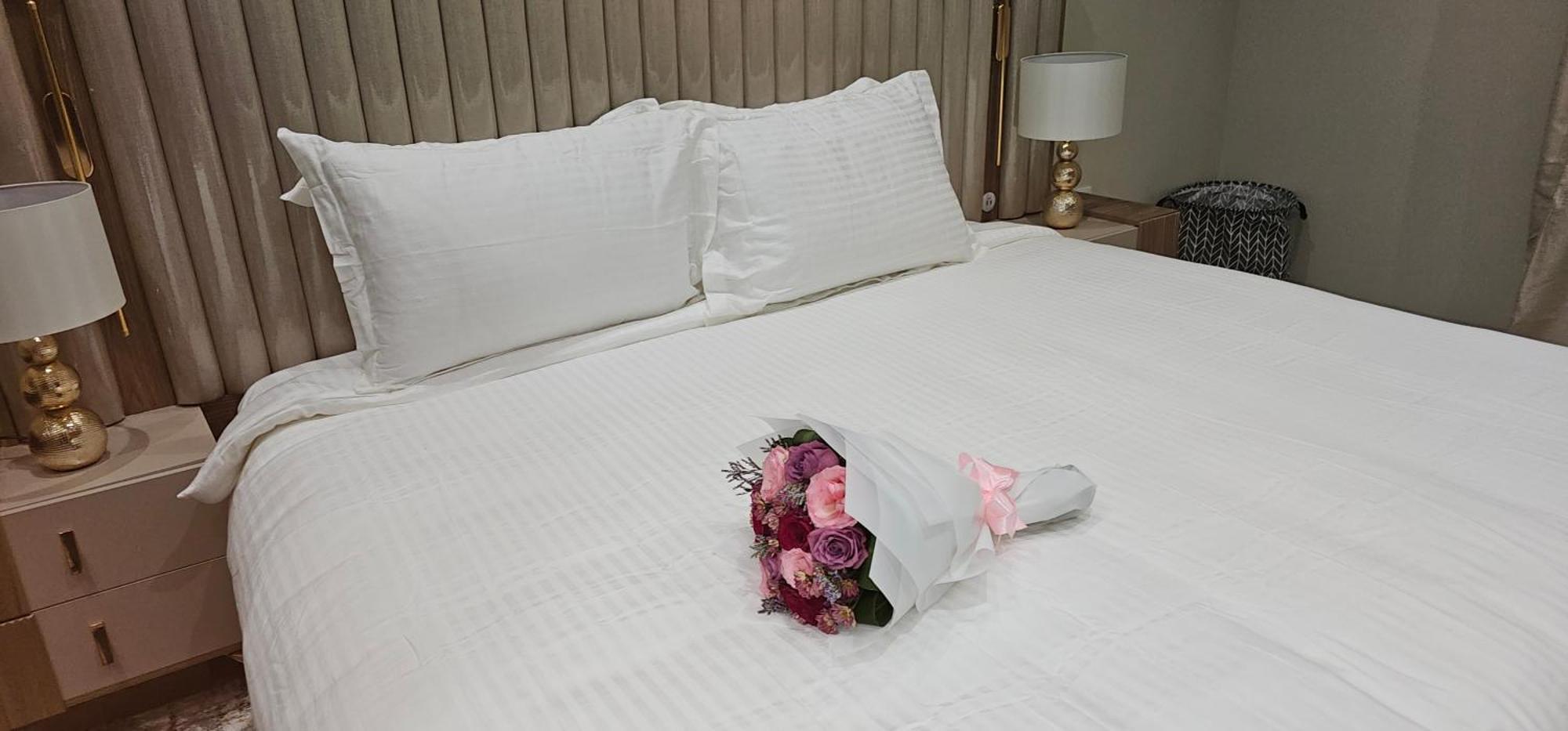 الشقق الفاخرة Modern Apartments Of 3 Bedrooms 5 Minutes To Haram マディーナ エクステリア 写真