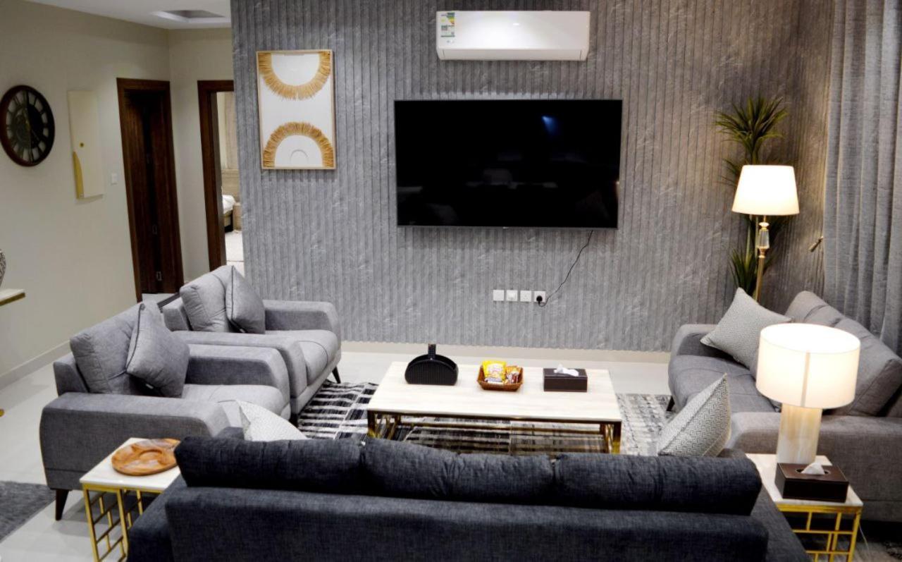 الشقق الفاخرة Modern Apartments Of 3 Bedrooms 5 Minutes To Haram マディーナ エクステリア 写真