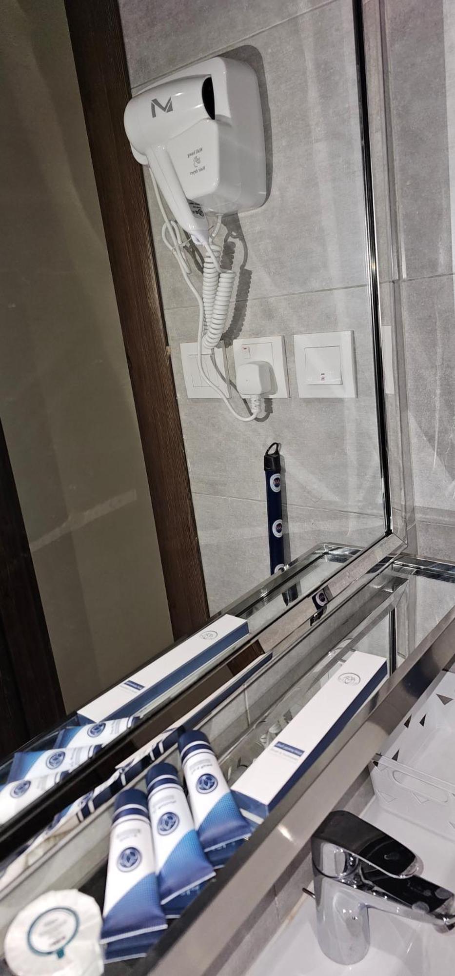 الشقق الفاخرة Modern Apartments Of 3 Bedrooms 5 Minutes To Haram マディーナ エクステリア 写真