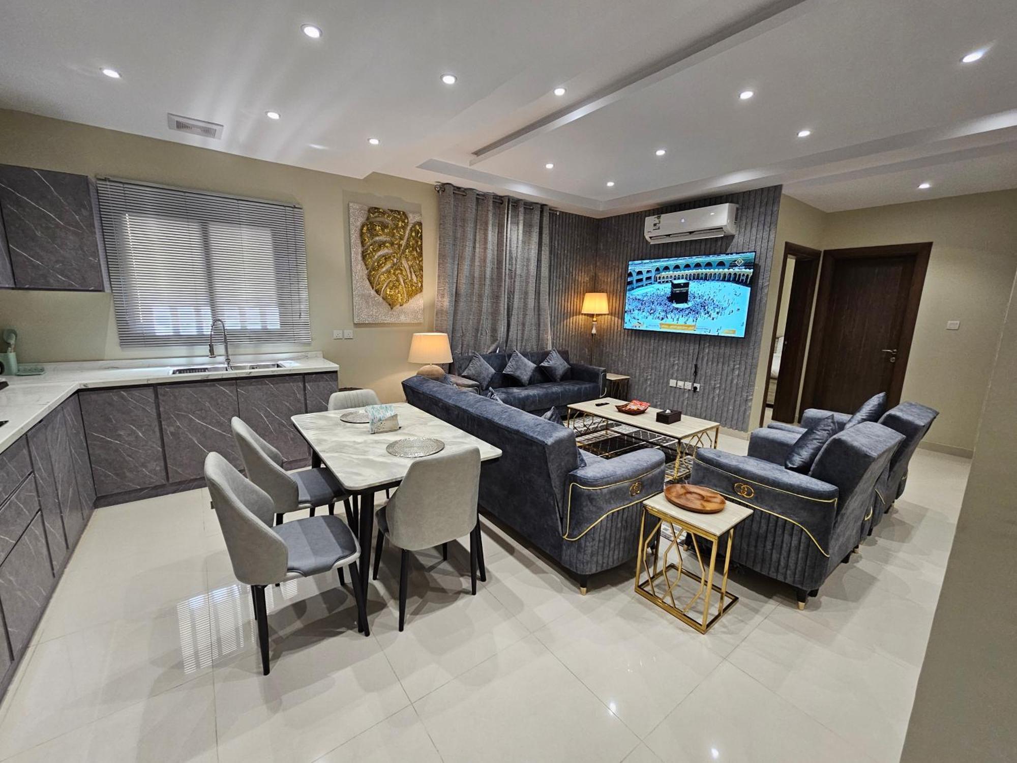 الشقق الفاخرة Modern Apartments Of 3 Bedrooms 5 Minutes To Haram マディーナ エクステリア 写真